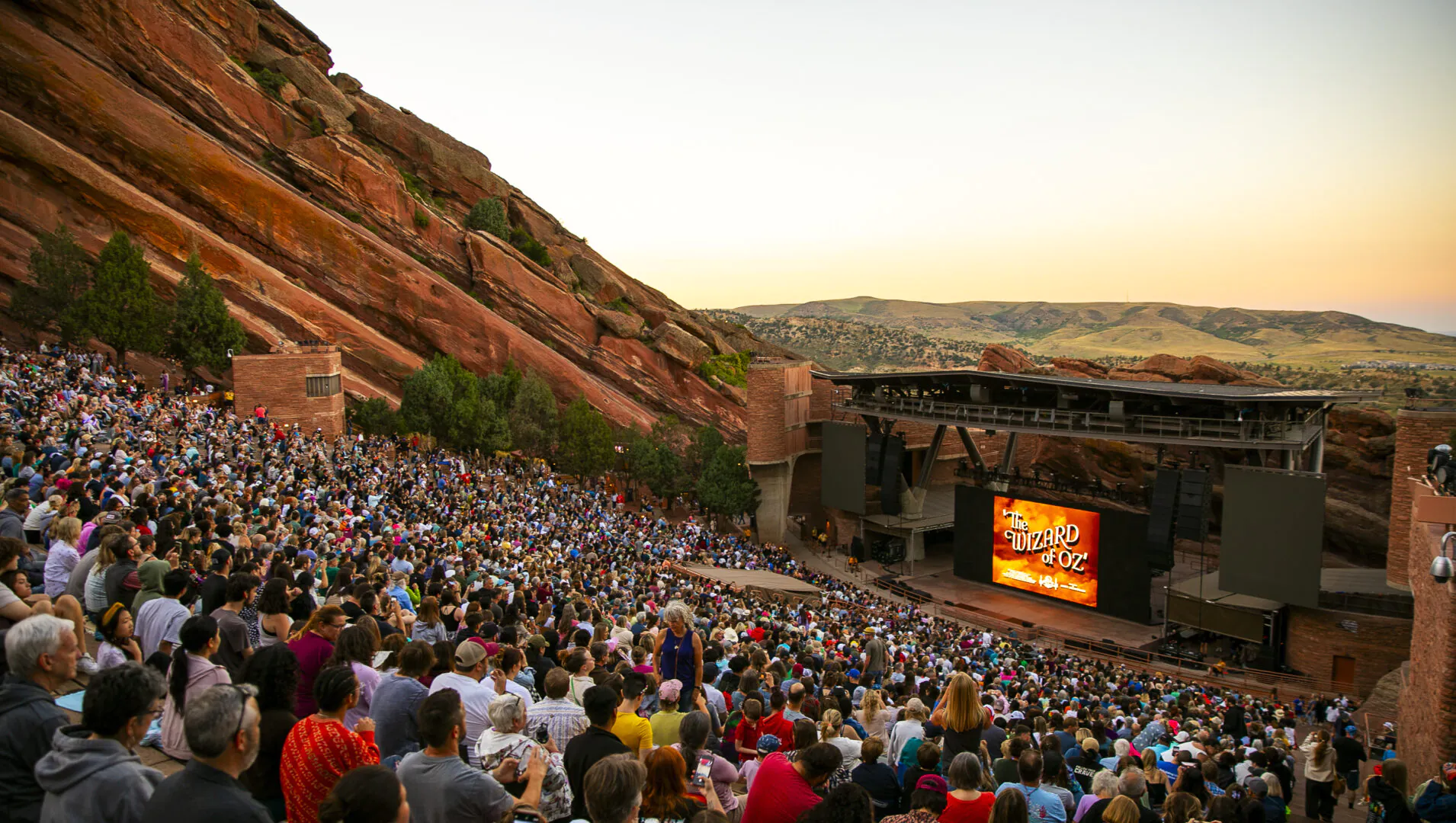 Travel Comfortably with Red Rocks Shuttle