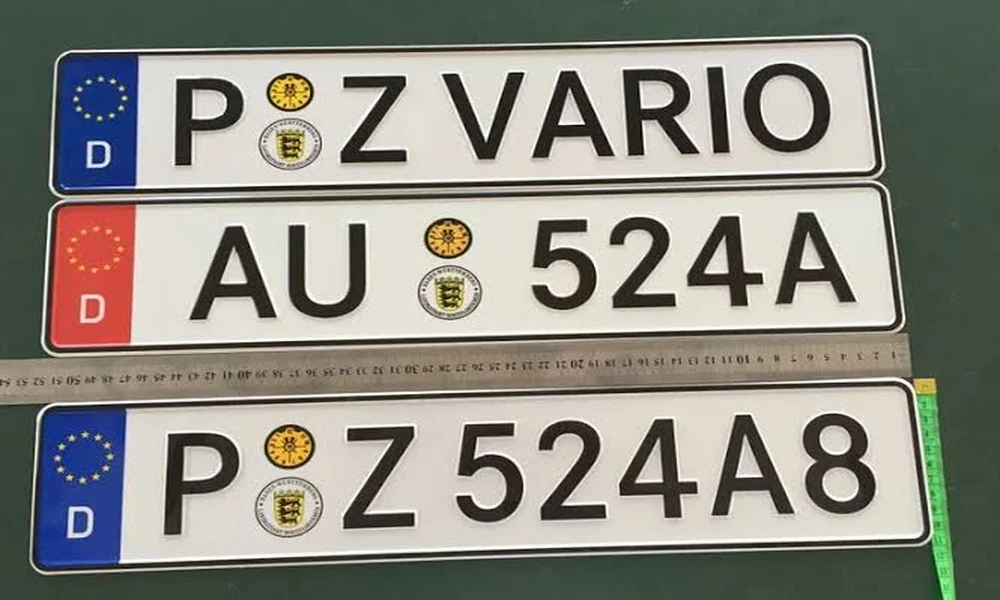 Best 7 Dealers for Collectible Illinois Fiberboard License Plates